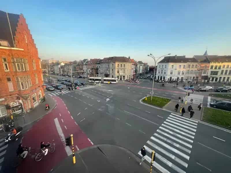 Appartement Gent: Lichtrijk hoekappartement 3 slaapkamers nabij Citadelpark