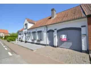 Huis te koop Beernem 4 slaapkamers grote tuin bijgebouw