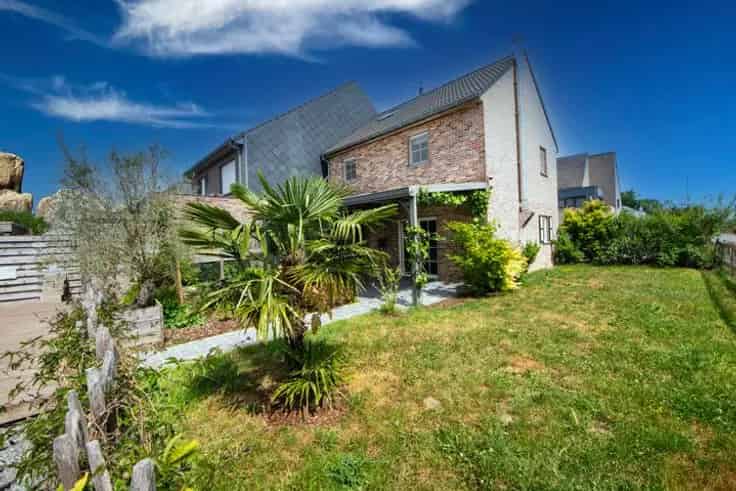 Moderne Halfopen Woning te Koop Wichelen