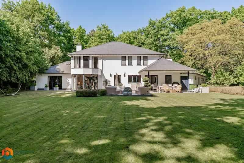 Prachtige villa (478 m² bewoonbaar) op een perceel van 3005 m² te Keerbergen