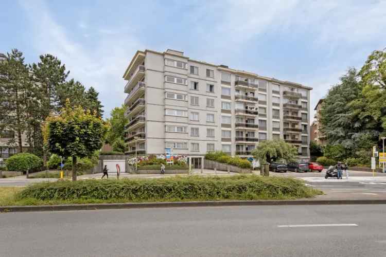 Instapklaar appartement met 2 slaapkamers + autostaanplaats.