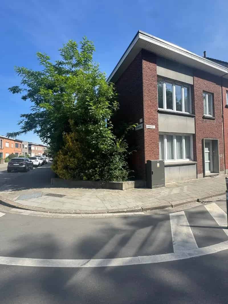 Huis te koop Hof Van Roosendaelpark 2 slaapkamers garage