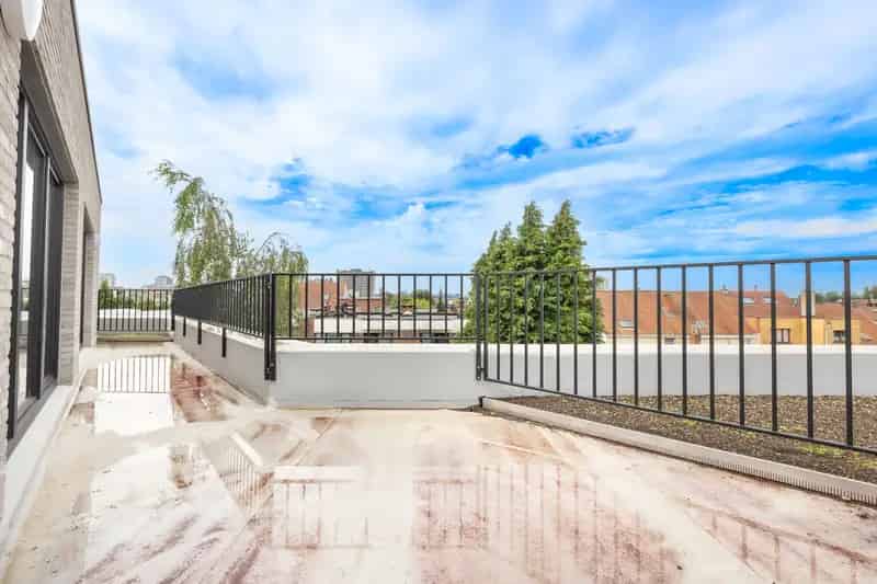 Penthouse te Evere 117m² 45m² terras 2 slaapkamers