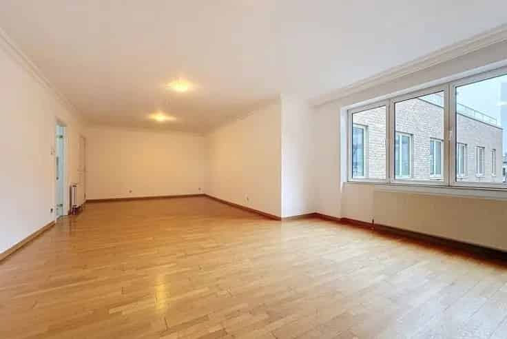 Appartement 3 slaapkamers Te Koop Nabij Hotel Astoria