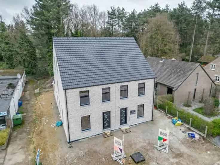 Huis Te Koop: Casco Woning 225m² 4 slaapkamers 3 badkamers