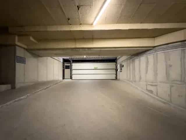 Overdekte Parkeerplaats te Koop Brussel