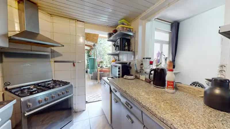 Herenhuis te Schaerbeek Nabij Openbaar Vervoer