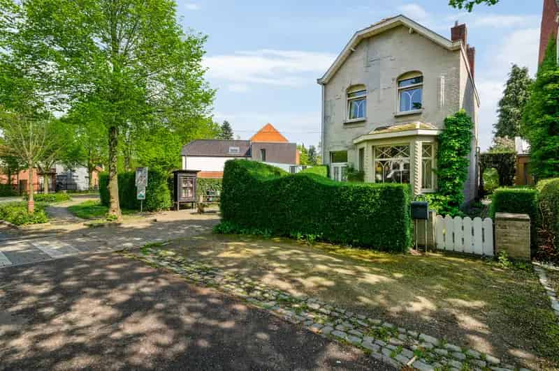 Huis te huur Kalmthout Centrum: Peperkoekenhuisje met Tuin