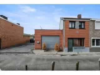 Te renoveren woningen met garages te Tongeren
