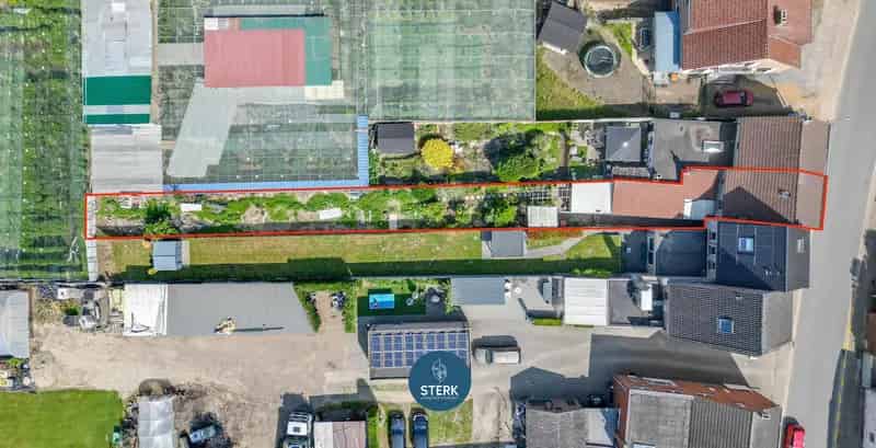 Huis te huur Lanaken: Op te knappen gezinswoning nabij centrum