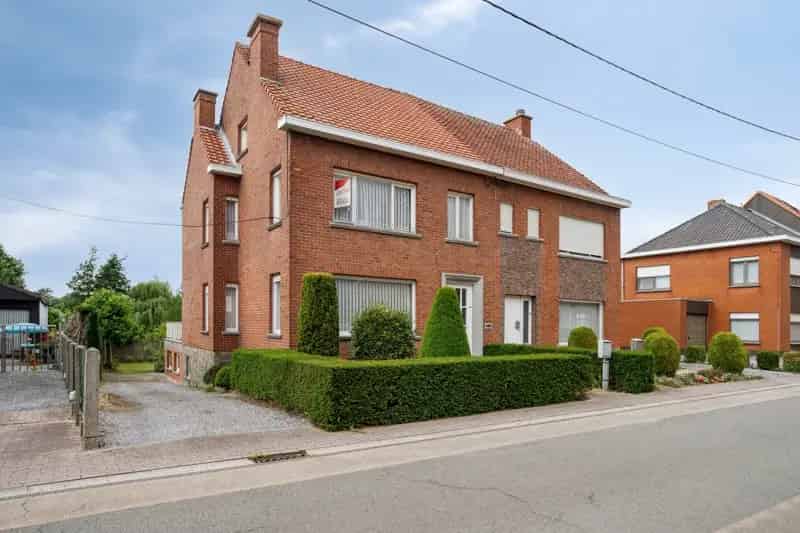 Huis te huur Meulebeke: 4 slaapkamers te renoveren