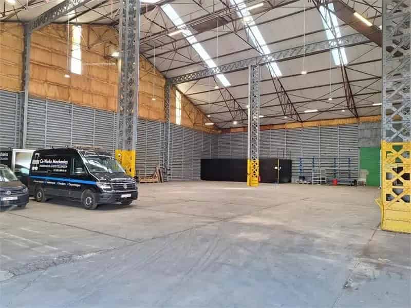 Magazijn te huur Verrebroek 1020m²