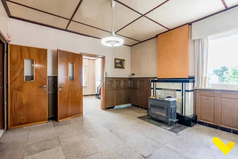 Te renoveren woning 3 slaapkamers 10 are grote tuin