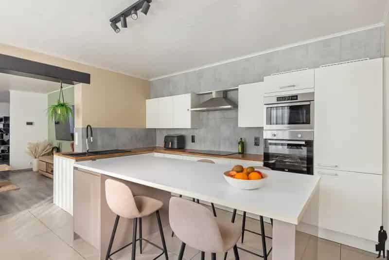 Welonderhouden gezinswoning op ruim perceel