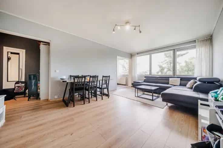 Gerenoveerd 1 Slaapkamer Appartement Schaarbeek