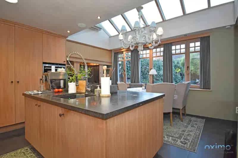 Handelspand Temse: Ruime Woning met Kapsalon