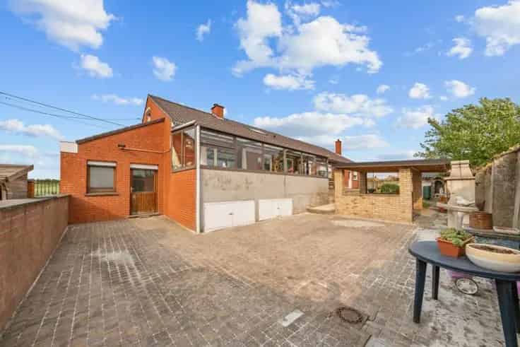 Huis Te Koop 1037m2 Grond 4 slaapkamers