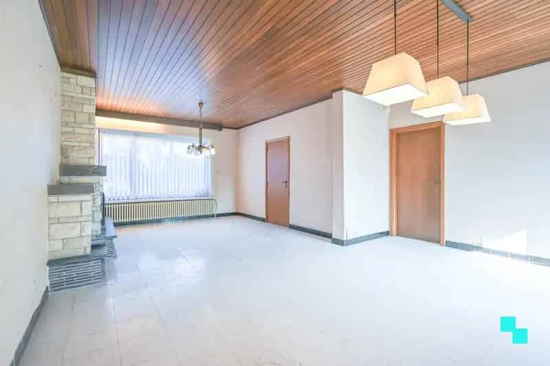 Woning met schuurloods te Desselgem