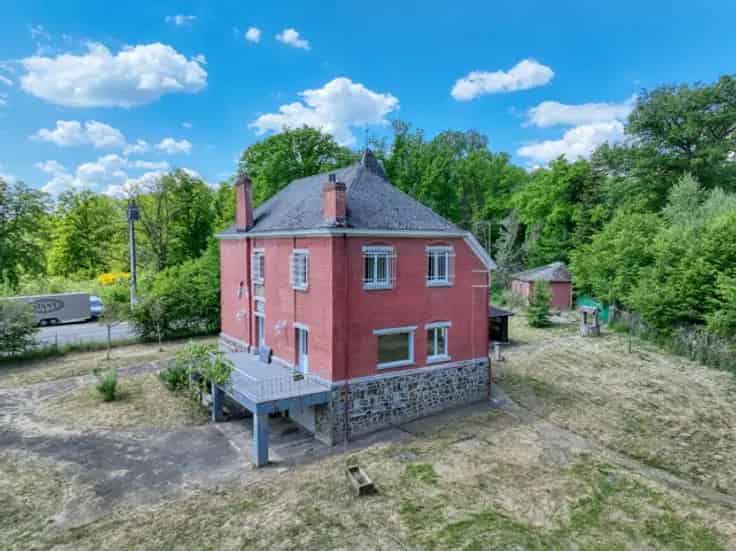 Herenhuis Te Koop Durbuy: Charmant Huis met Vijver