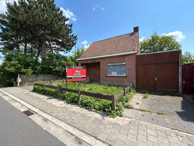 Te renoveren woning met loods Geel