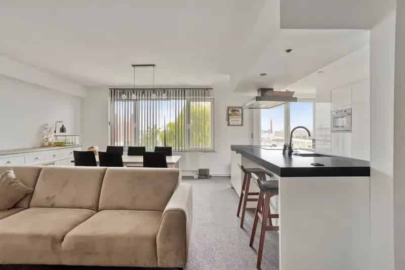 Appartement te koop: Instapklaar 2 slaapkamers luxe renovatie