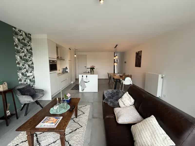 OVERMERE - Recente woning met open zicht.