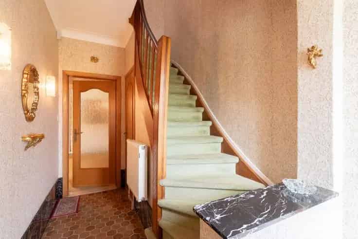 Huis Te Koop Boechout: Ruime Woning met Tuin en Bouwgrond