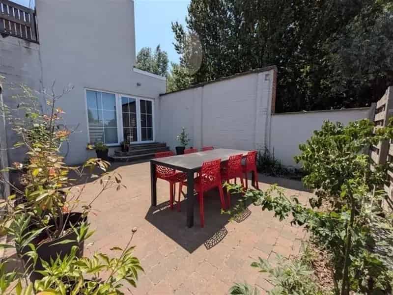Charmante woning met garage en tuin