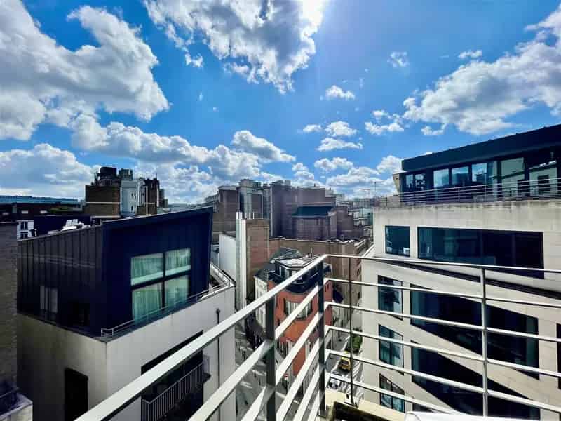 Gemeubeld 1-slaapkamer Appartement te Koop in Brussel