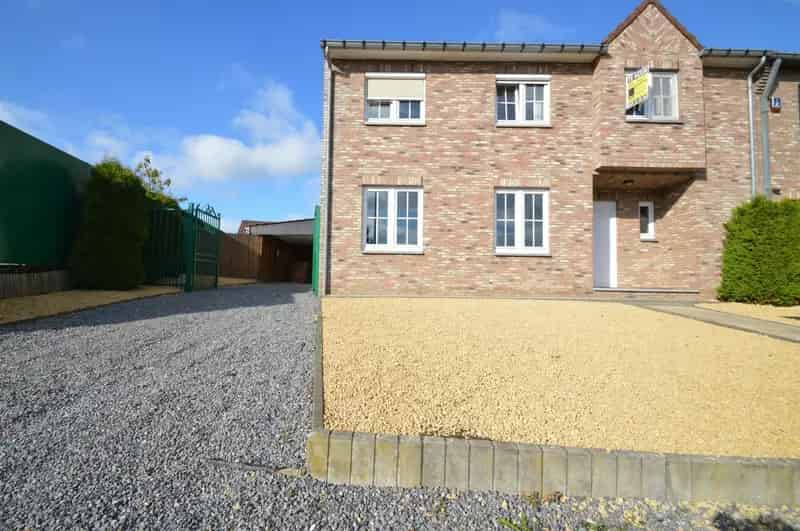 Huis te koop te Hoeselt 3 slaapkamers carport tuin