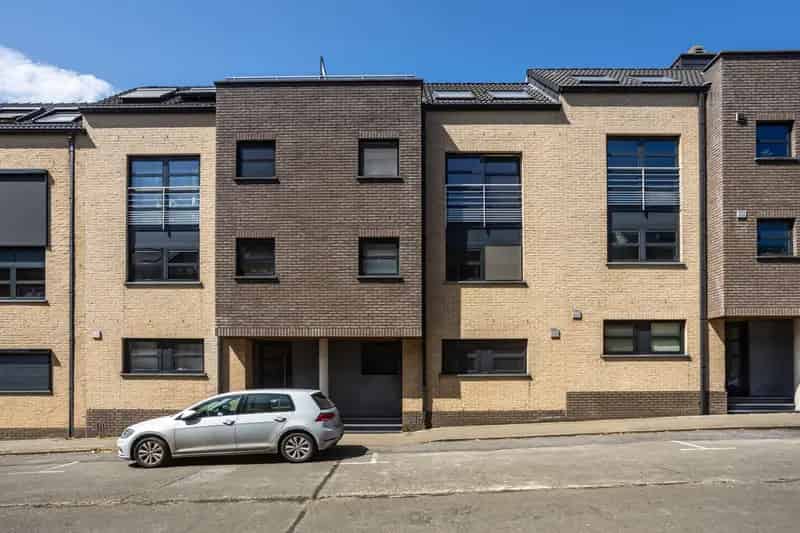 Appartement te huur 3 slaapkamers ruim terras tuin