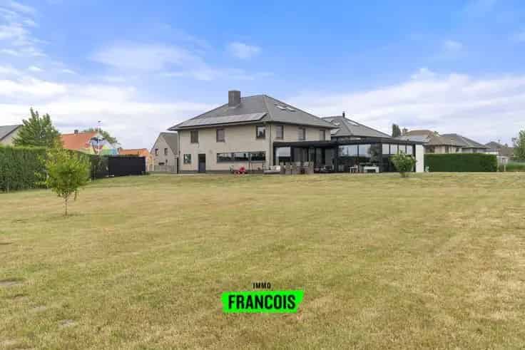 Luxe Villa Te Koop 8 Slaapkamers Bredene