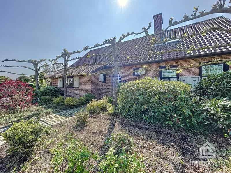 Authentiek Landhuis 4 slaapkamers Bocholt 20 are