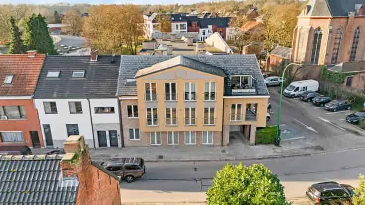 Ruim 2 Slaapkamer Appartement te Koop in s Gravenwezel
