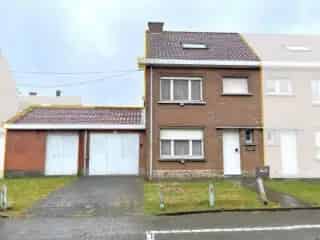Huis te Koop Menen 3 Slaapkamers Dubbele Garage Stadstuin