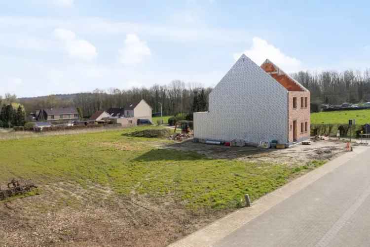 Bouwgrond te koop in Buizingen met rustige omgeving nabij Kluisbos