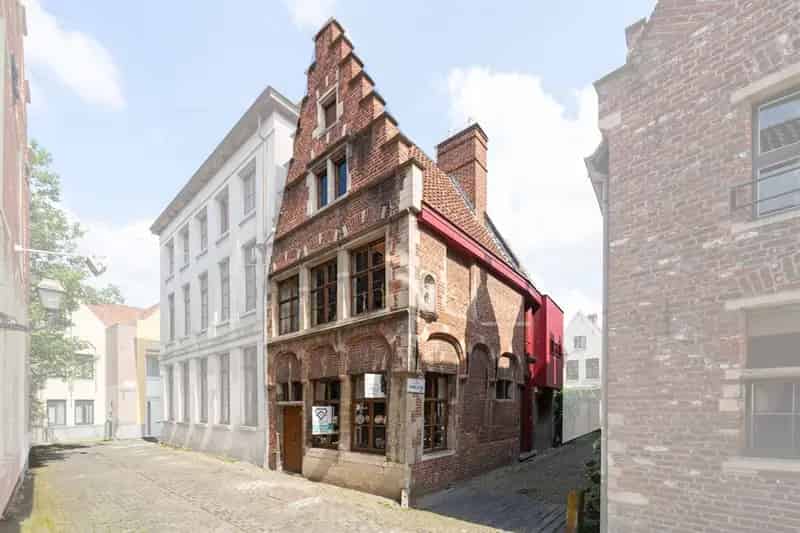 Huis te koop Gent: Authentiek pand met moderne architectuur