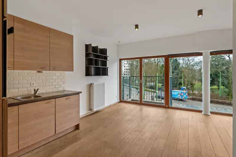 Appartement te huur Antwerpen: Instapklaar met terras