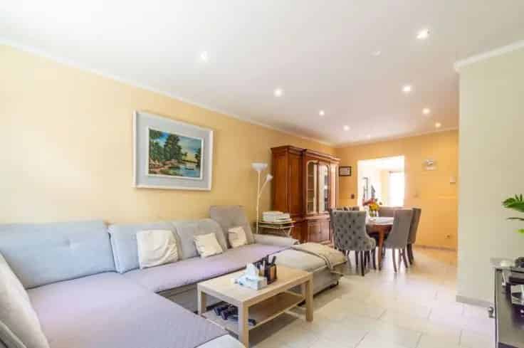 Huis Te Koop 3 Slaapkamers Rustig Gelegen