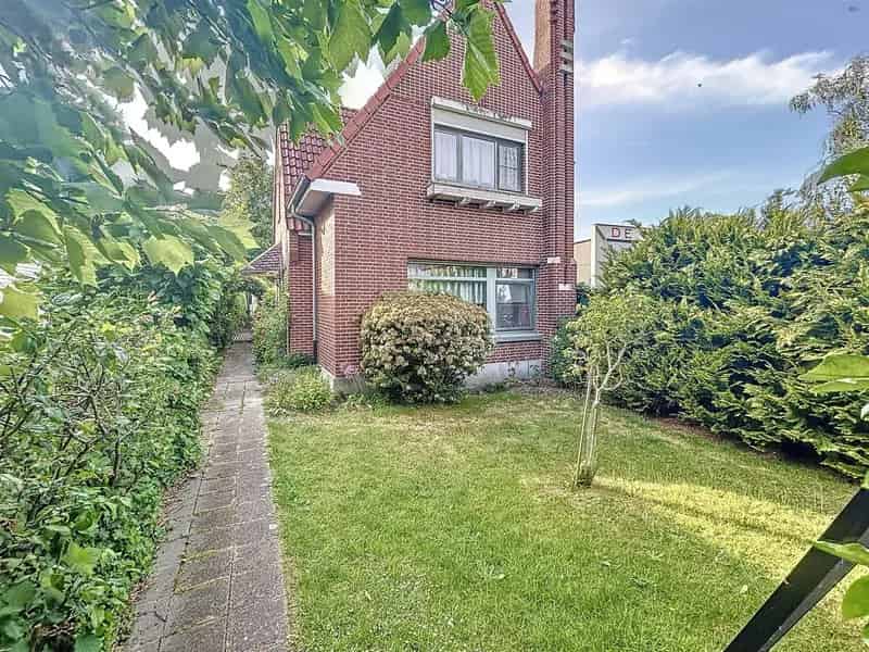 Charmante Open Bebouwing met Ruime Tuin en Garage