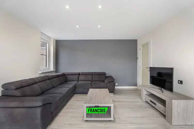 Gerenoveerd Appartement met Garage Ieper