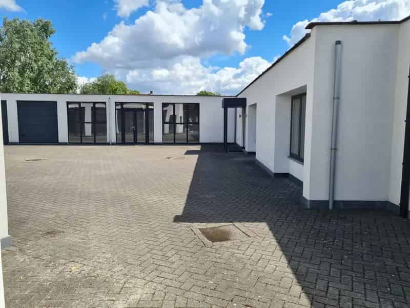 Kantoor met Opslagruimte nabij A12