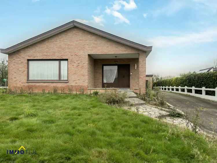 Bungalow met 3 slaapkamers op groot perceel grond!