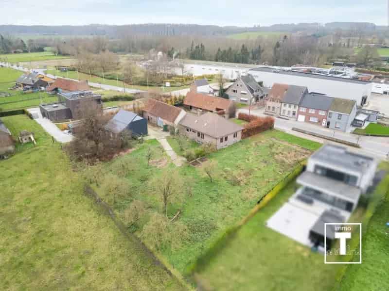 Bouwgrond Oosterzele: Landelijke Rust Nabij Voorzieningen