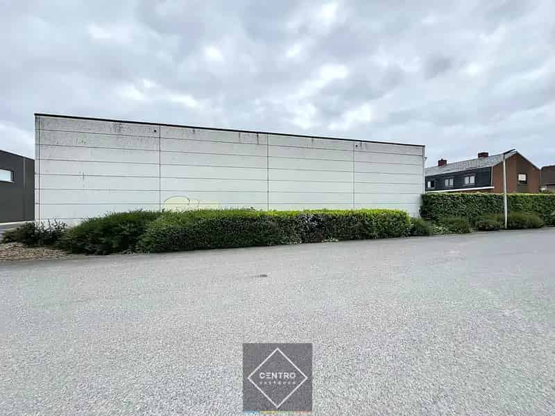 Magazijn te huur Roeselare 300m2 met parking