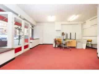 Handelspand te huur Elsene 90m² tuin kelder