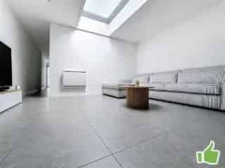 Handelsfonds Mouscron: 2 Appartementen, Direct Rendement