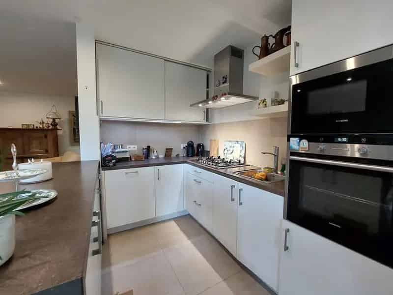 Gerenoveerd appartement Kapellen 2 slaapkamers terras