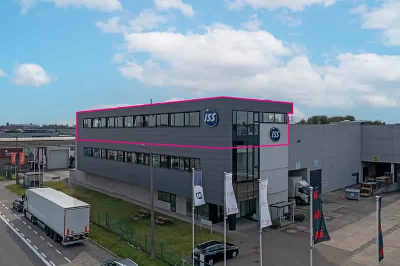 Kantoor te huur Gent 494m² + magazijn