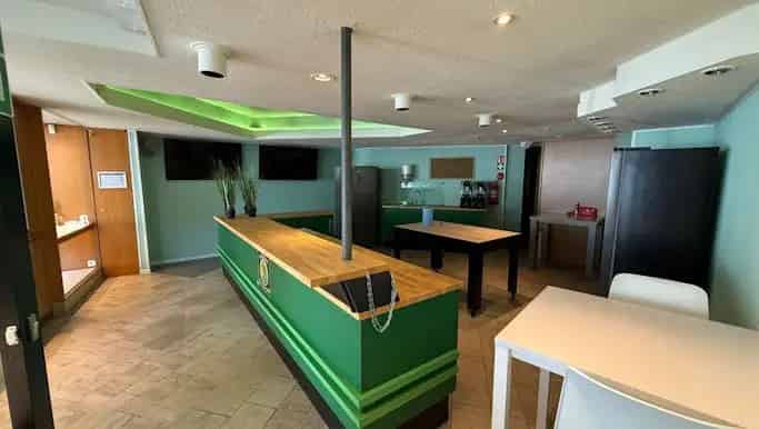 Handelspand te Huur Waregem Centrum 180m²